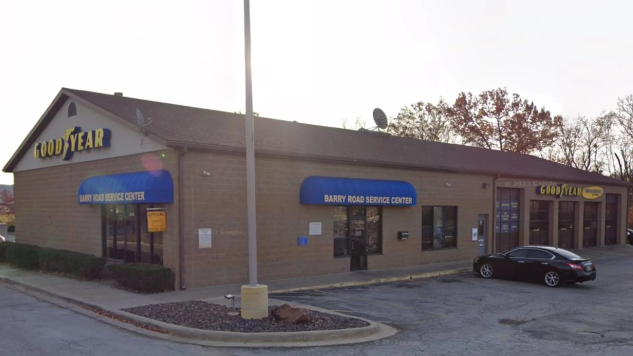 Barry Road Service Center